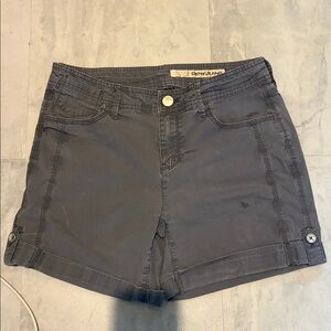 DKNY jeans Shorts  hiking shorts
Stretch   7.5” inseam  mid rise dark gray EUC